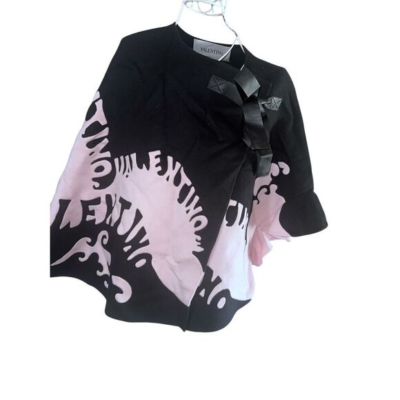 NEW WITH TAG Beautiful VALENTINO Logo Virgin Wool Blend Ruffled Cape BLACK AND P - Picture 5 of 16
